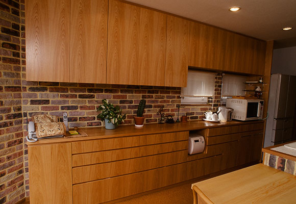 タイルと木を合わせたおしゃれなキッチンに感激！　リノベーション　札幌　注文住宅　工務店　ハウスメーカー