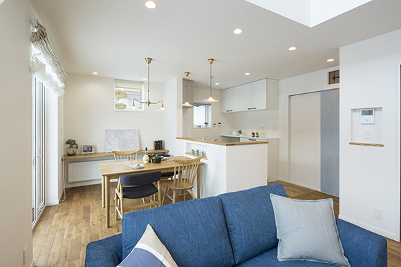 子育て期からシニア期まで見据えたナチュラルアンティークな住まい　新築　札幌　注文住宅　工務店　ハウスメーカー