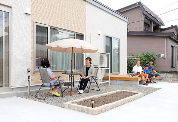 北広島市に移住し中古住宅を平屋に減築．広い敷地で孫と遊ぶ家　リノベーション　札幌　注文住宅　工務店　ハウスメーカー