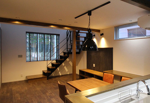 四季を楽しむ大きな窓のある家　住宅　新築　工務店　ハウスメーカー